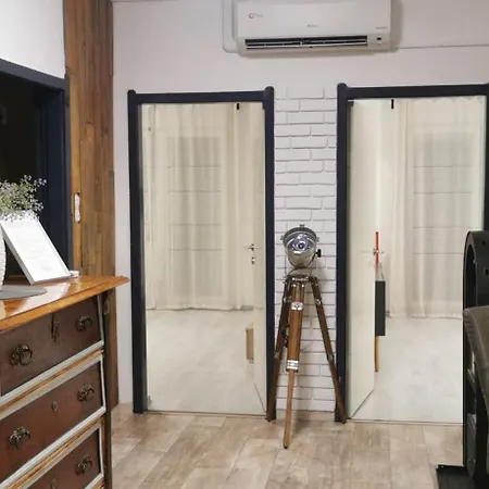 Bruno Vendeghaz Appartement *